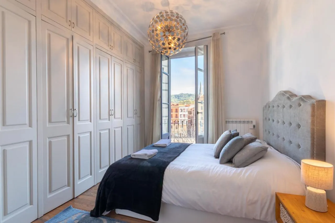 Confort Y Diseno Con Vistas Al Casco Viejo Bilbao