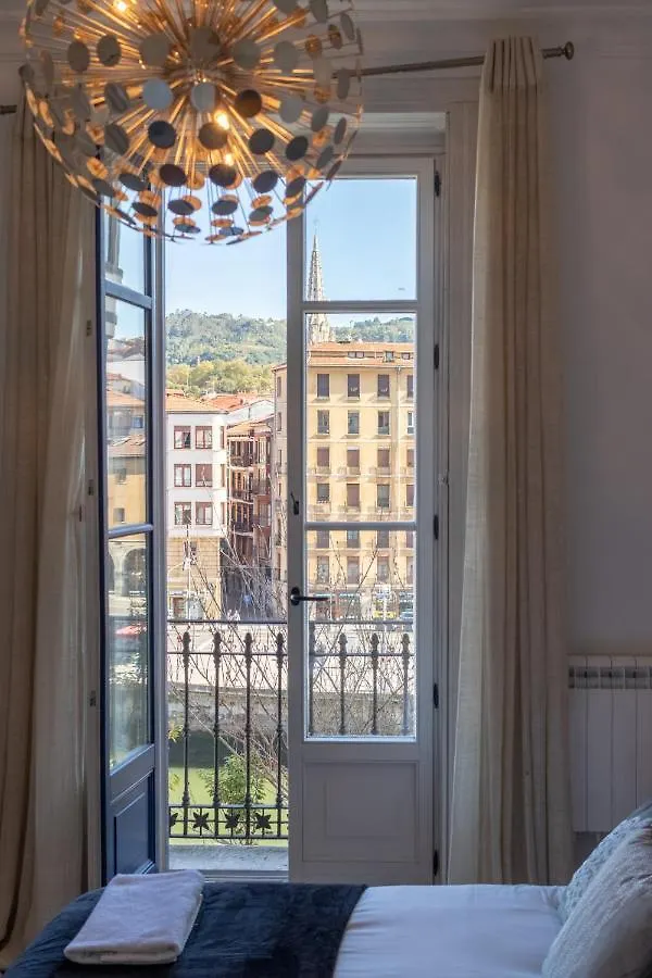 Appartement Confort Y Diseno Con Vistas Al Casco Viejo Bilbao Spanje